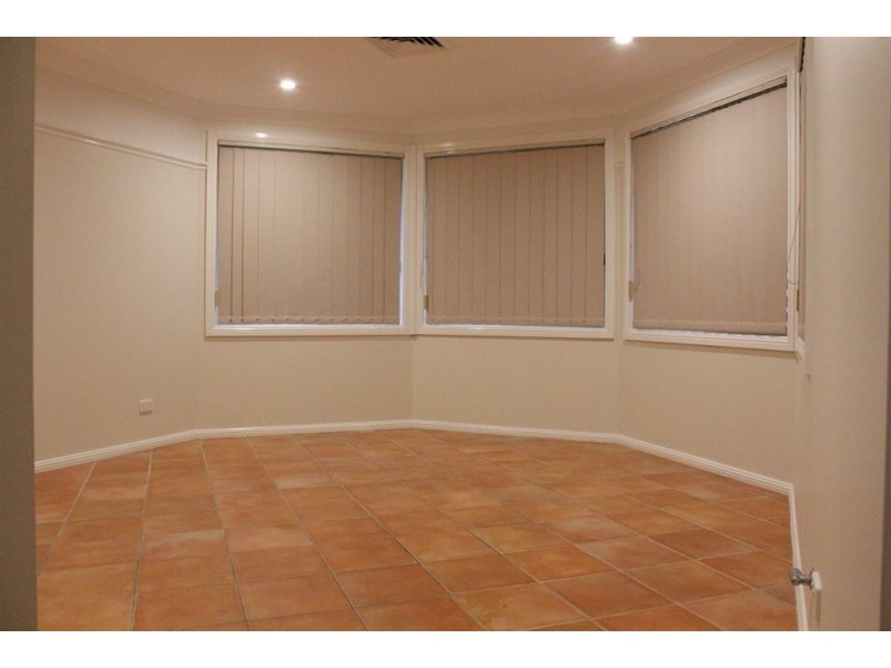 35 Gracelands Drive, Quakers Hill NSW 2763