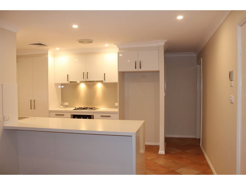 35 Gracelands Drive, Quakers Hill NSW 2763