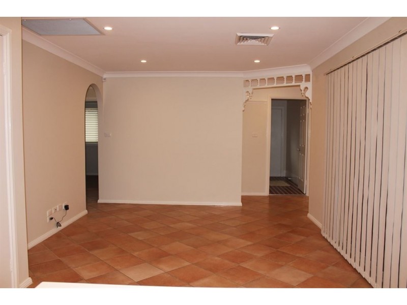 35 Gracelands Drive, Quakers Hill NSW 2763