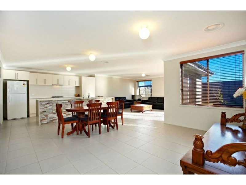 18 Ridgeline Drive, The Ponds NSW 2769