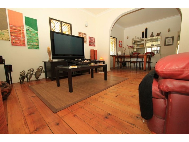 71 West Street, The Range QLD 4700
