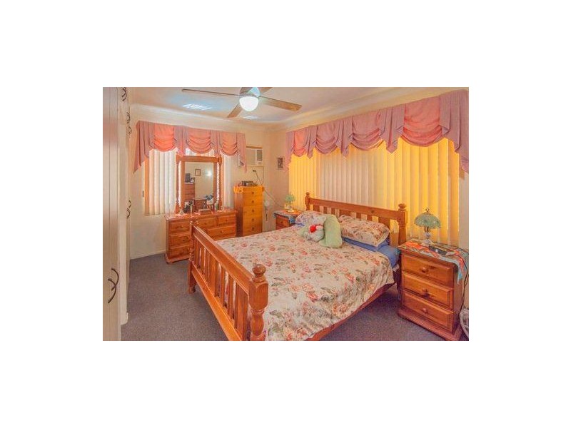 16 Mortensen Street, Park Avenue QLD 4701