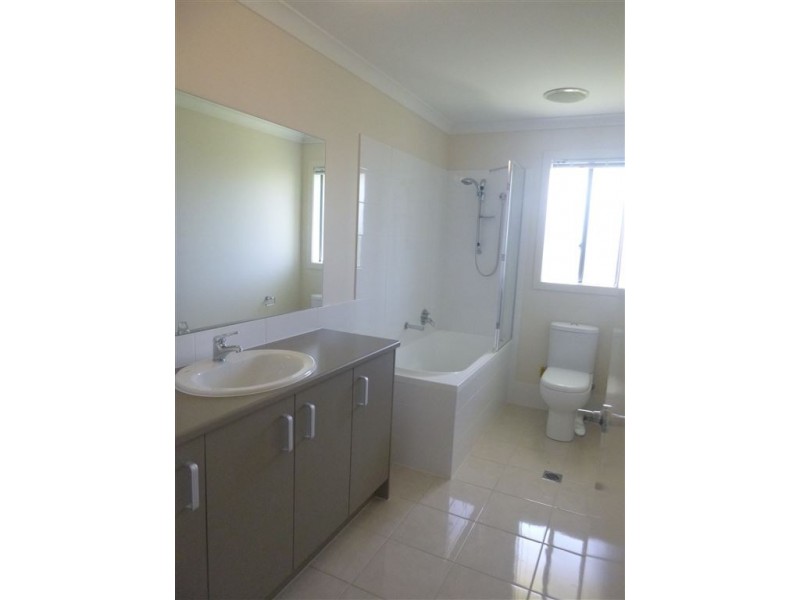 35 Taramoore Road, Gracemere QLD 4702