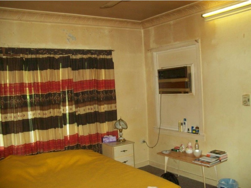 27 Thompson Avenue, Mount Morgan QLD 4714