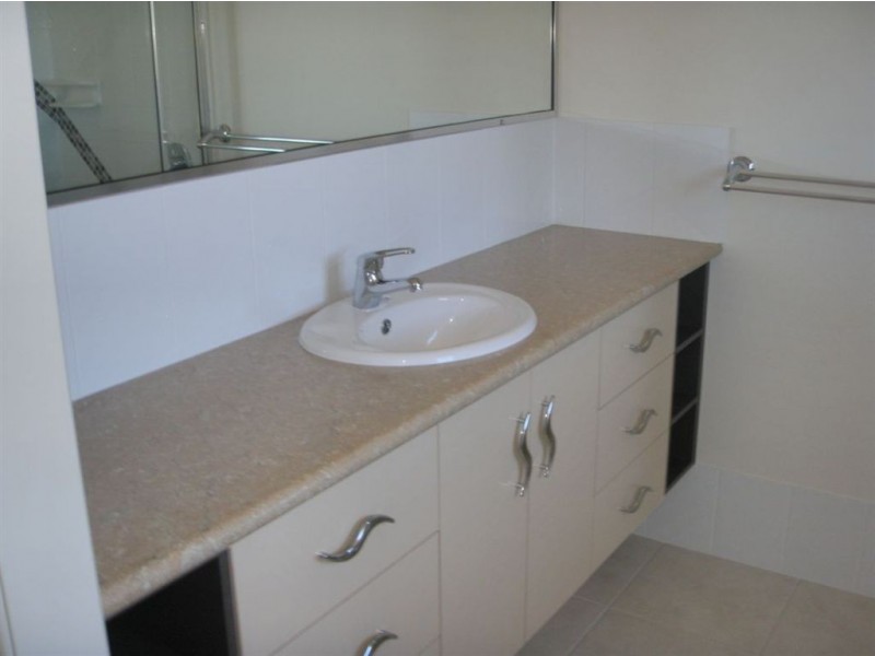 3 Koolamarra Dr, Gracemere QLD 4702