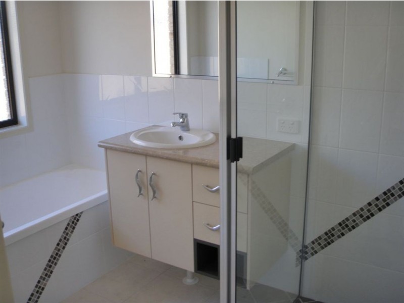 3 Koolamarra Dr, Gracemere QLD 4702