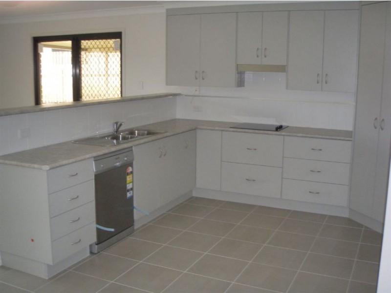 18 Koolamarra Dr, Gracemere QLD 4702