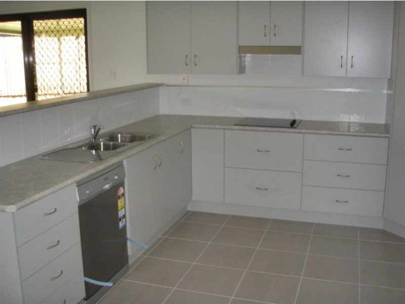 18 Koolamarra Dr, Gracemere QLD 4702