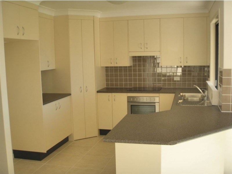 30 Lamb Av, Gracemere QLD 4702
