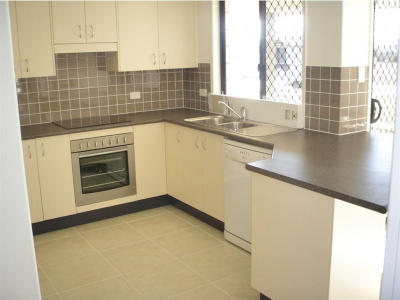30 Lamb Av, Gracemere QLD 4702