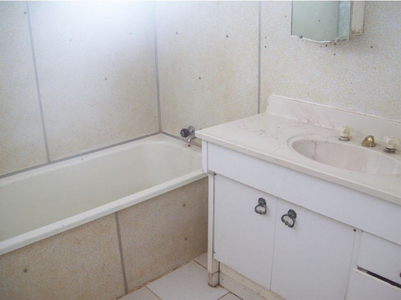 17 Queen Street, Mount Morgan QLD 4714