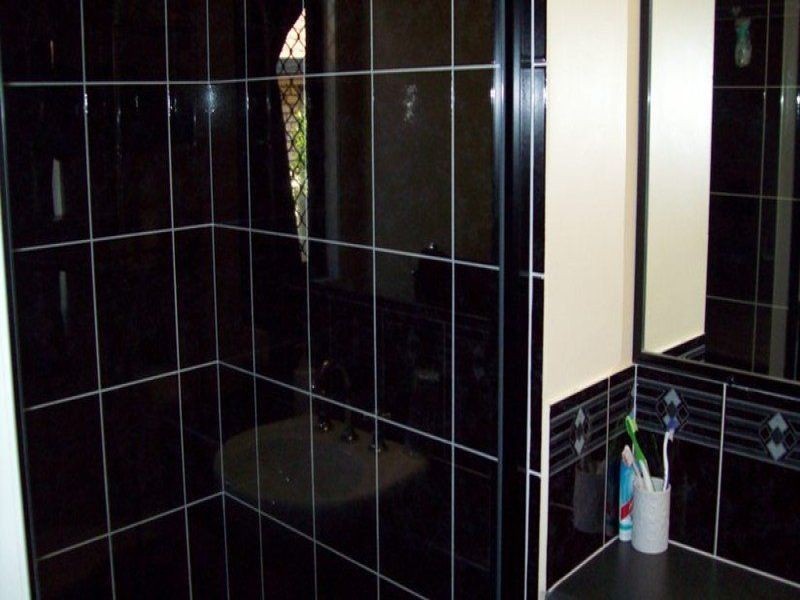 9 Anna Street, Gracemere QLD 4702