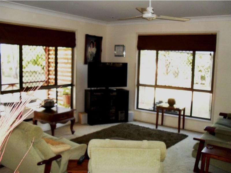 32 Watts Rd, Gracemere QLD 4702