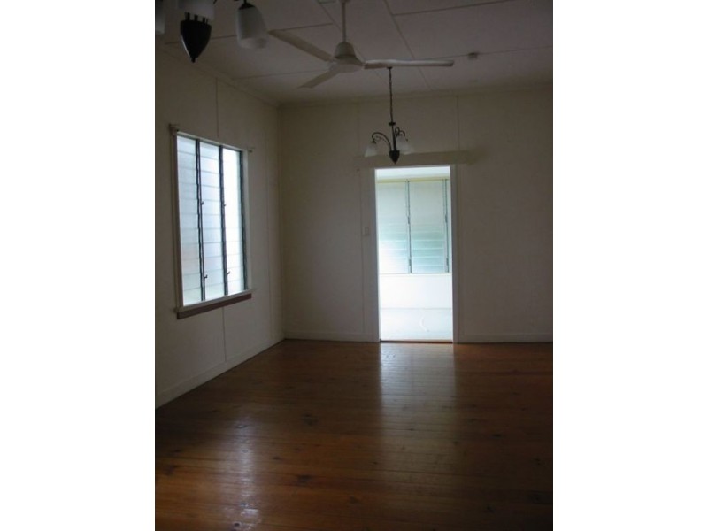 21 Wood St, Depot Hill QLD 4700