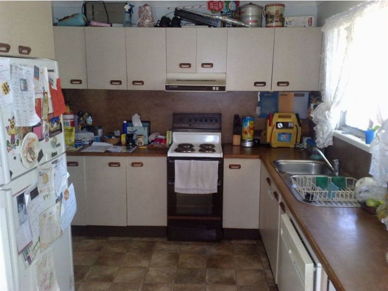 17 Werner st, Park Avenue QLD 4701