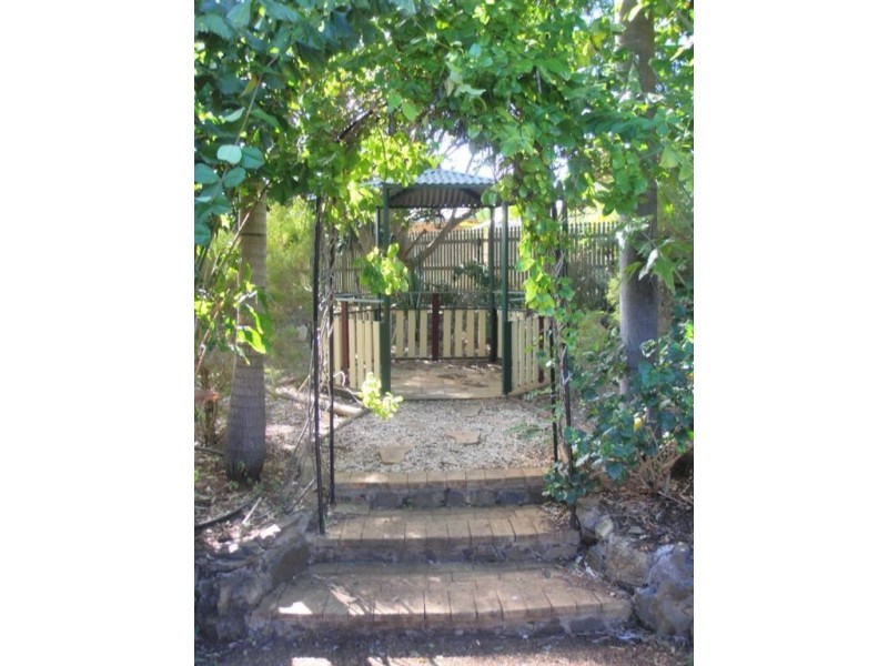 12 Charles Crs, Gracemere QLD 4702