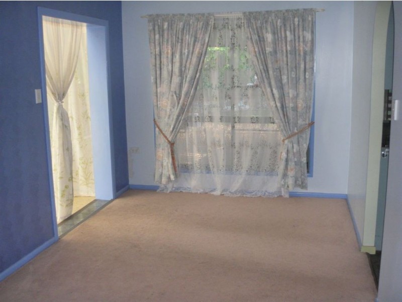 12 Charles Crs, Gracemere QLD 4702