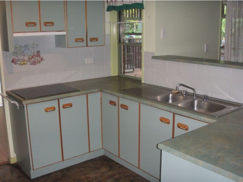 12 Charles Crs, Gracemere QLD 4702