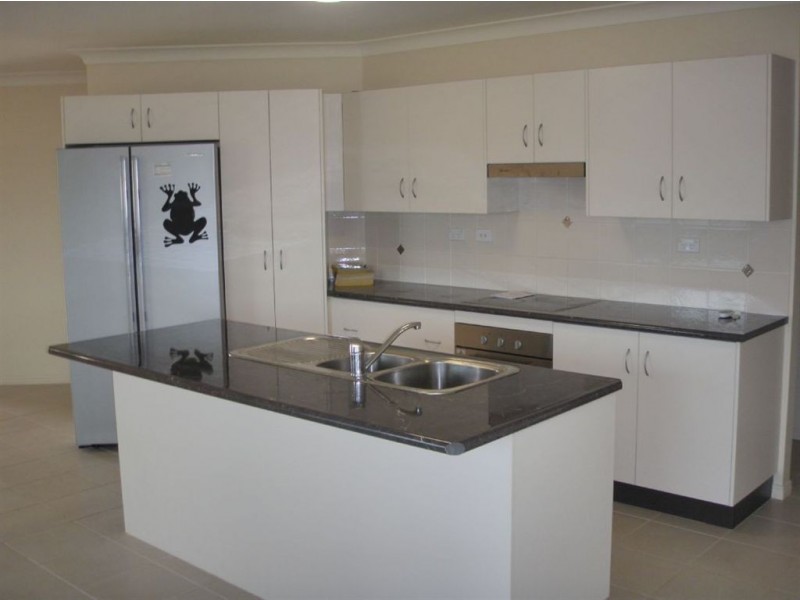 4 Mamalis Street, Gracemere QLD 4702