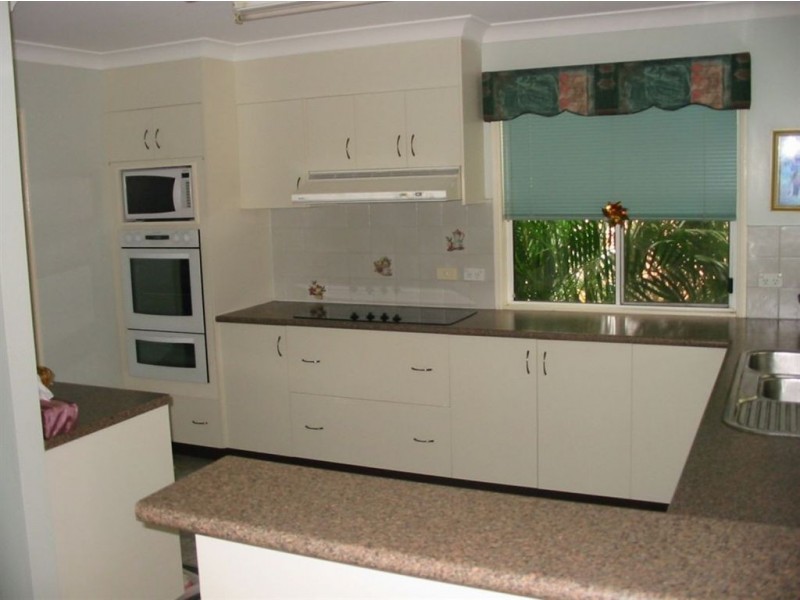 15 Fenwick St, Gracemere QLD 4702