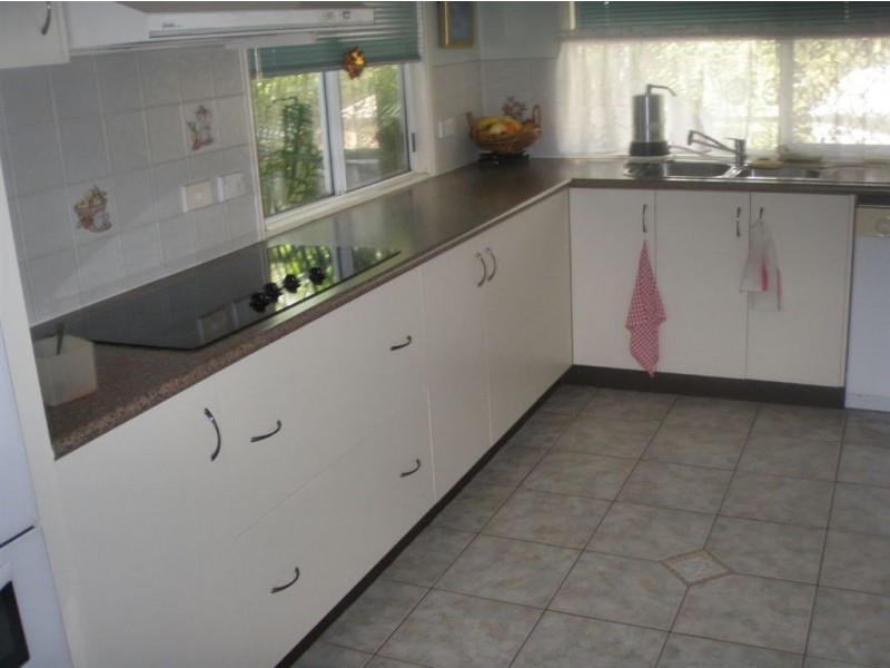 15 Fenwick St, Gracemere QLD 4702