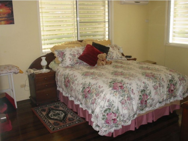 15 Fenwick St, Gracemere QLD 4702