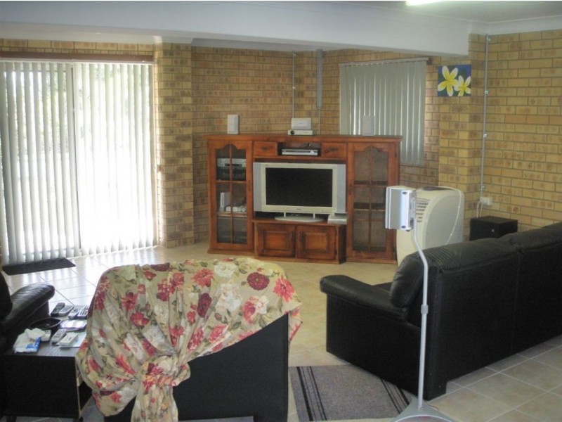 15 Fenwick St, Gracemere QLD 4702