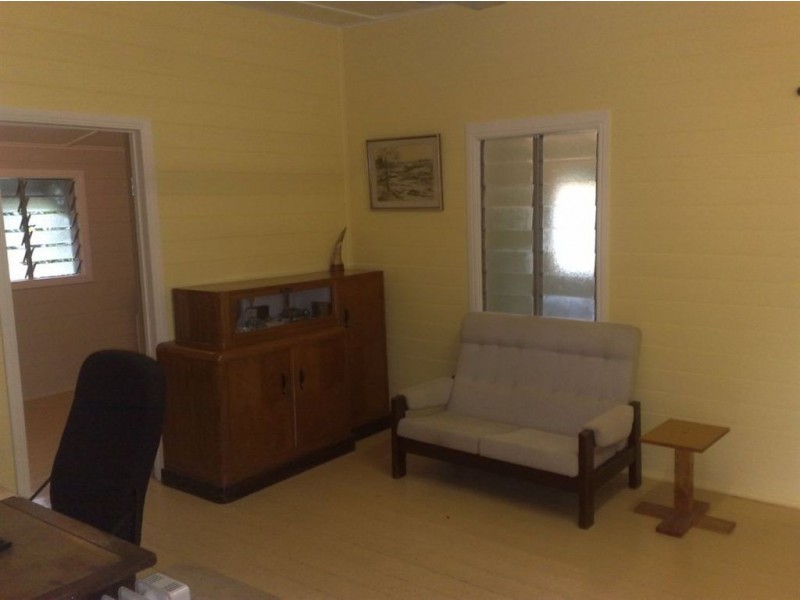 17 Hall street, Mount Morgan QLD 4714