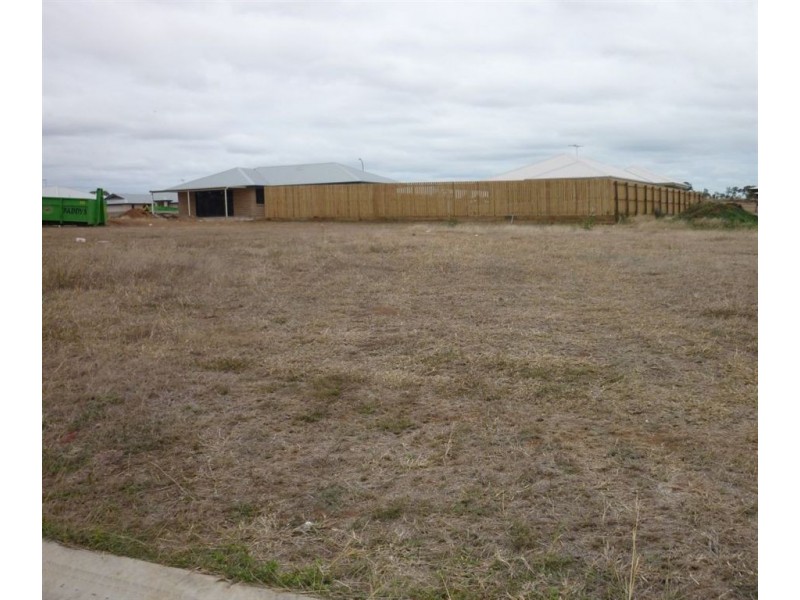 4 Brady place, Gracemere QLD 4702