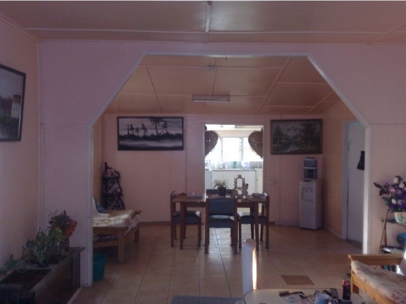 83 Dee Street, Mount Morgan QLD 4714