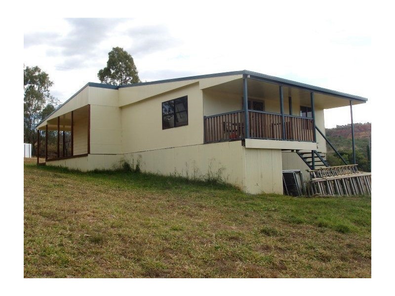 7 Racecourse Road, Mount Morgan QLD 4714