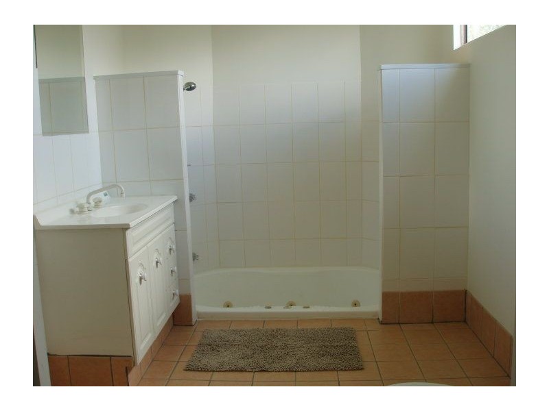 7 Racecourse Road, Mount Morgan QLD 4714