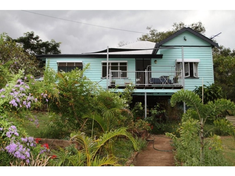 11 Davis Street, Mount Morgan QLD 4714