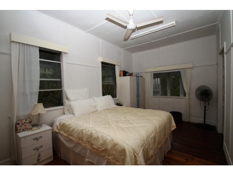 11 Davis Street, Mount Morgan QLD 4714