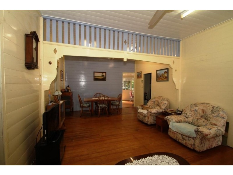 11 Davis Street, Mount Morgan QLD 4714