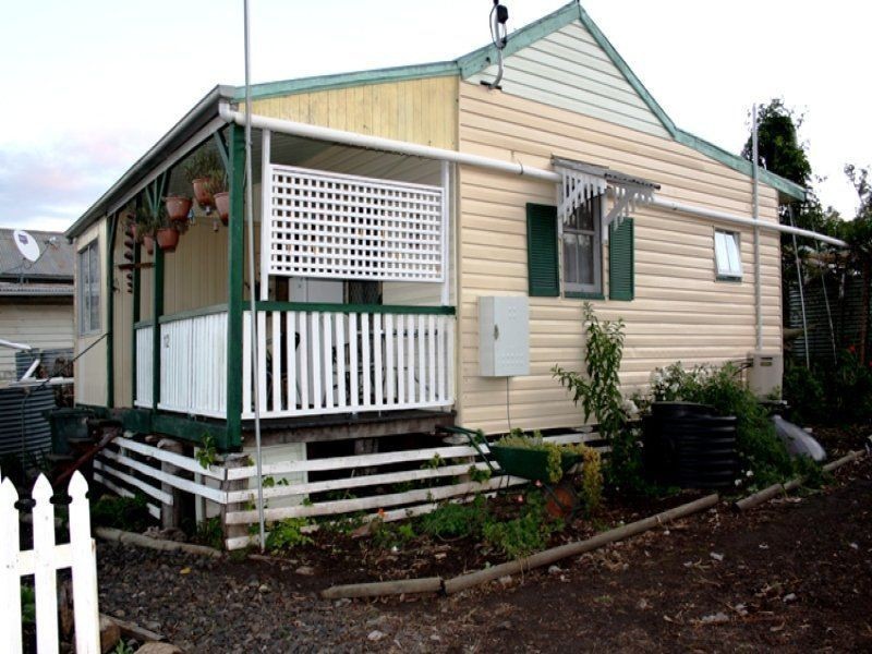 12 Forest Street, Kalpowar QLD 4630