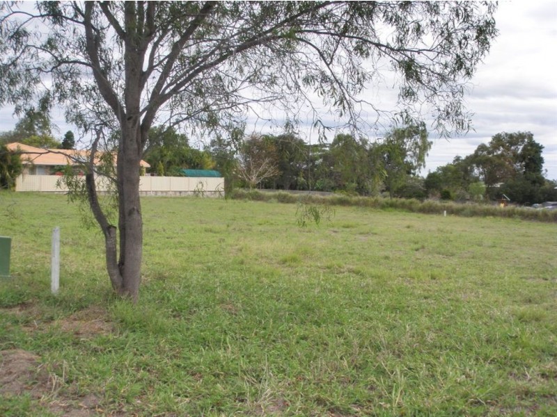 4 Dunnett Street, Gracemere QLD 4702