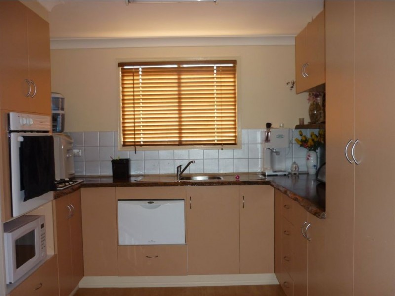 64 DONOVAN  CR, Gracemere QLD 4702