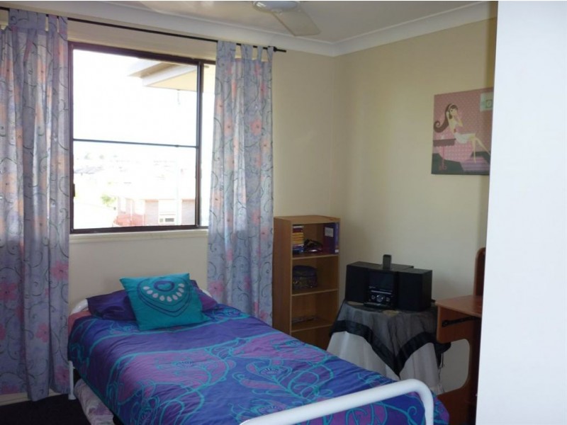 64 DONOVAN  CR, Gracemere QLD 4702