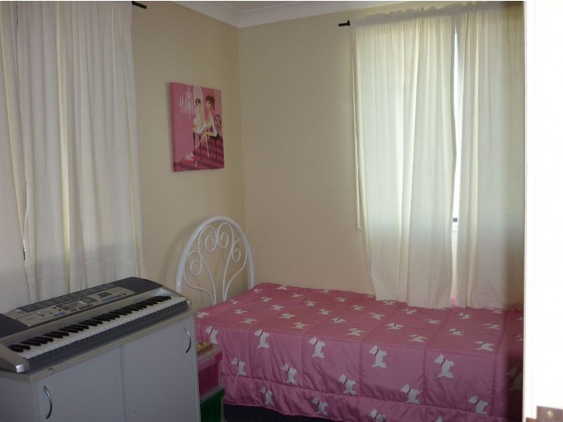 64 DONOVAN  CR, Gracemere QLD 4702