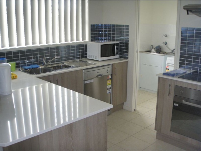 2/54 Lillypilly Av, Gracemere QLD 4702