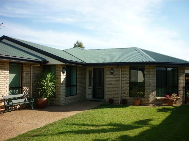 4 GILMORE CT, Gracemere QLD 4702