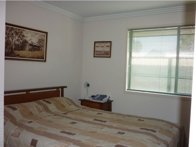 4 GILMORE CT, Gracemere QLD 4702