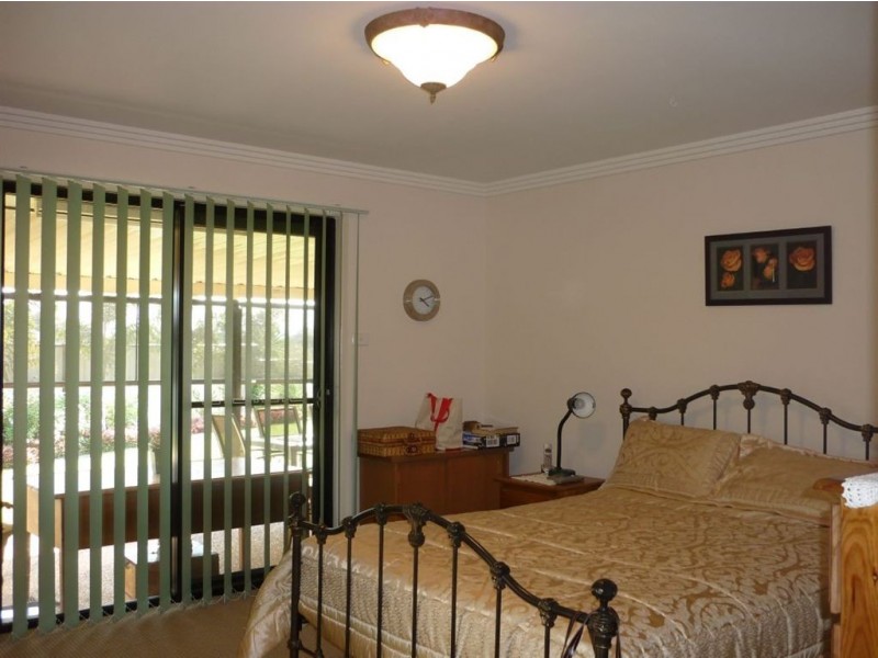 4 GILMORE CT, Gracemere QLD 4702