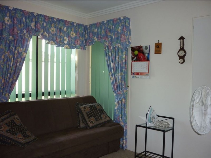 4 GILMORE CT, Gracemere QLD 4702