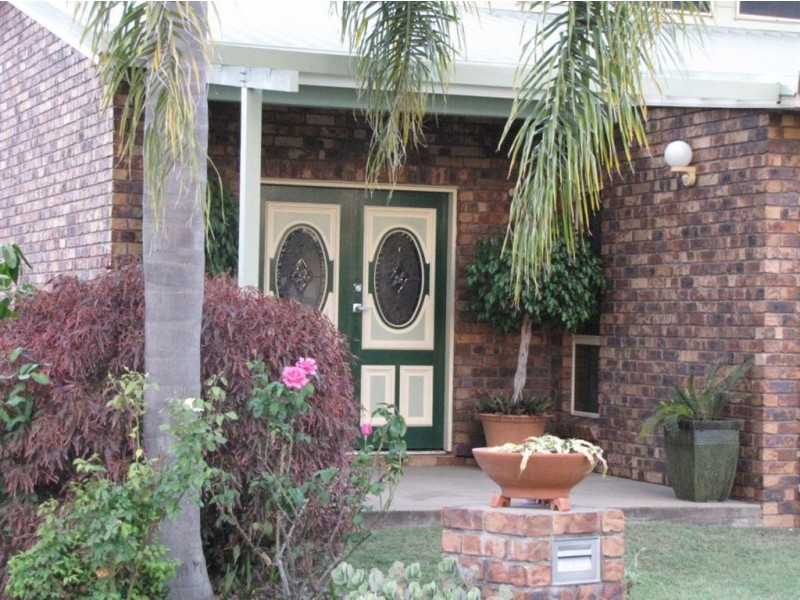 4 Roy Pl, Gracemere QLD 4702