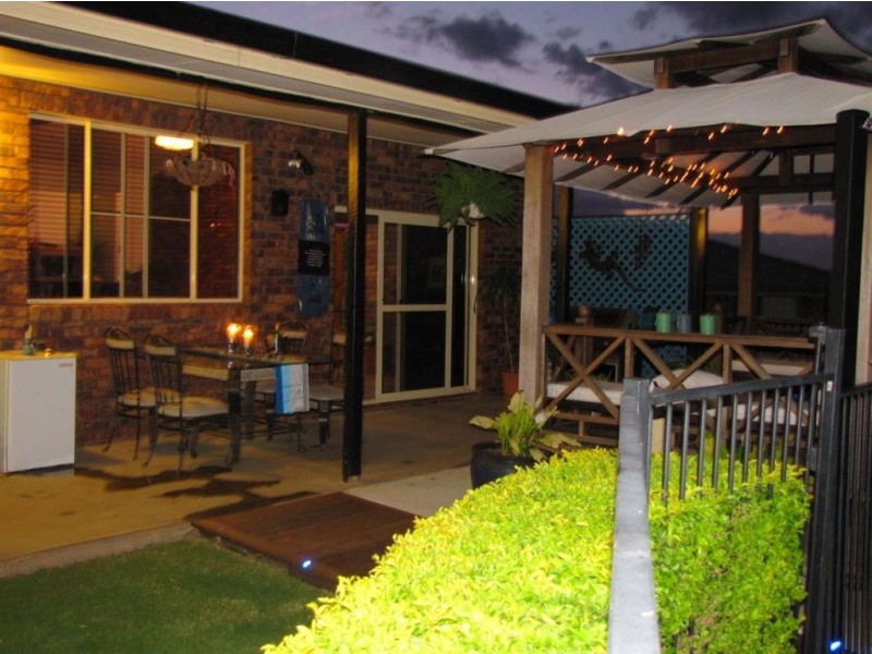 4 Roy Pl, Gracemere QLD 4702