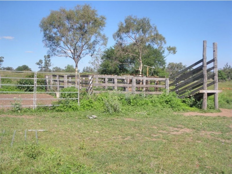 94 Hopkins Rd, Stanwell QLD 4702