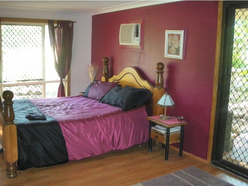 94 Hopkins Rd, Stanwell QLD 4702