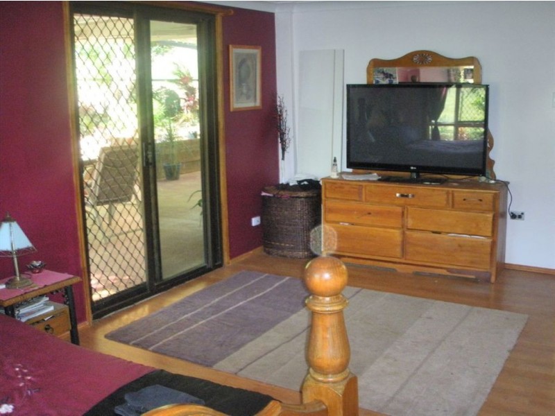 94 Hopkins Rd, Stanwell QLD 4702